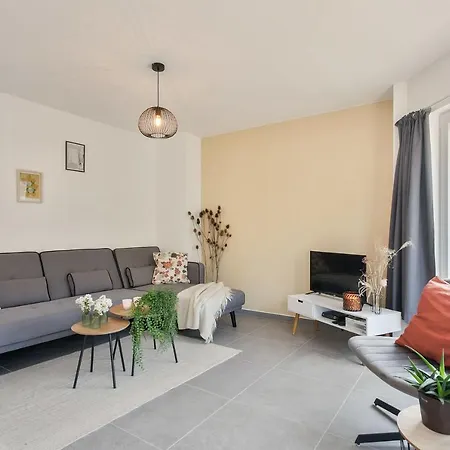 Delightful Family At Only 50 Meters From The Beach Apartment De Panne